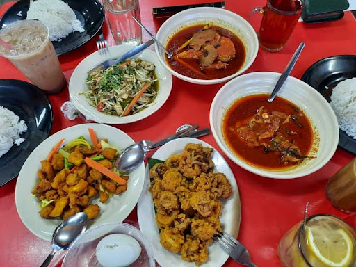 Deaniella Food & Beverage