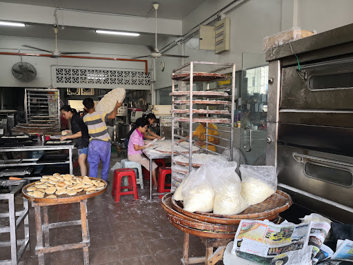 Eng Hin Kedai Membuat Kuih-Muih