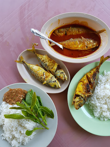 Gulai Ikan Meletop X Ira Laksa Merecik