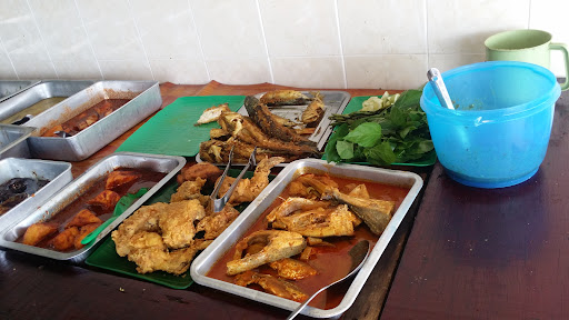 Restoran Kak Lia Gulai Panas.