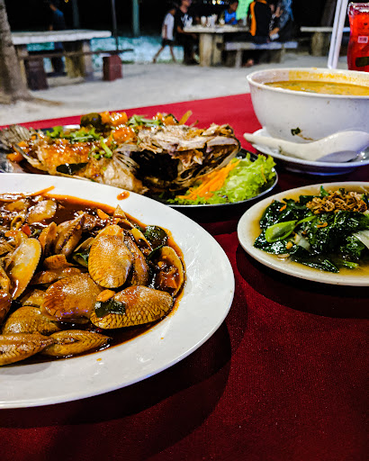 Embok Village Steamboat & Seafood