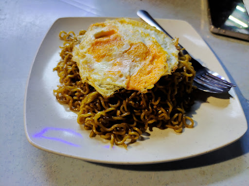 AYAM PENYET PAK RAHMAN