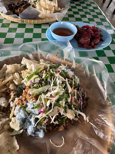 Warung Keluarga Kak Mah