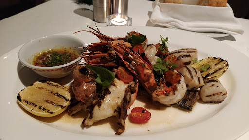 Feringgi Grill at Shangri-La's Rasa Sayang Resort and Spa - Penang