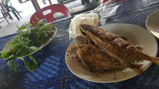 Gerai Makan Ikan Bawal KakMah & Abg Din