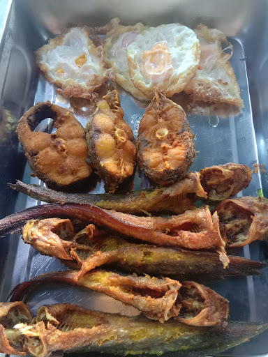 Kedai Makan Mom's kari semilang