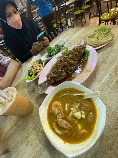 AnaMuda Tomyam & Western Food