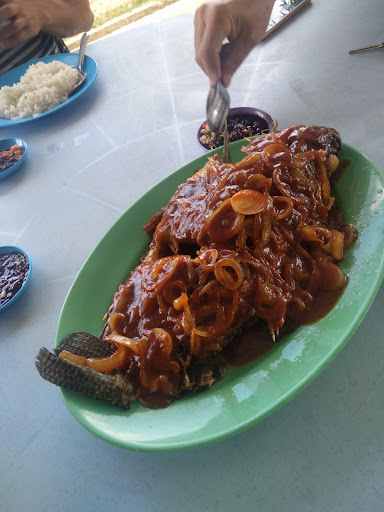 Gerai Pisompuruan Kampung Agudon