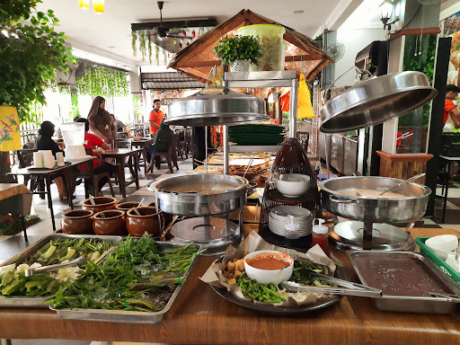 RUMAH MAKAN NASI KAMPUNG