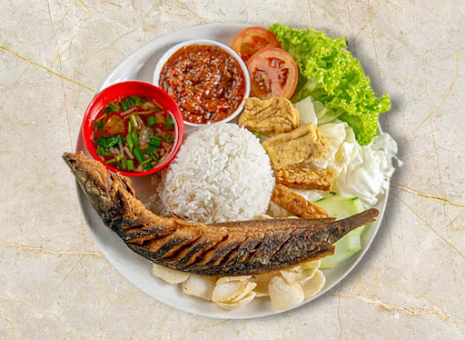 Hungrezy Cafe & Restaurant