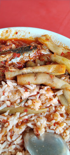 Warong Kak Izan Sarapan pagi & makan tengahari