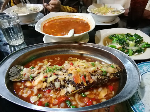 Zanis Seafood And Tomyam