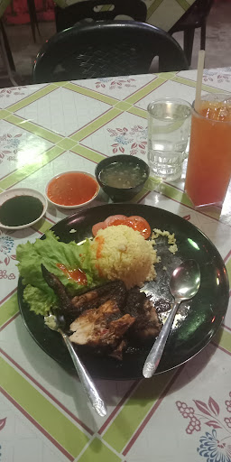 Warung Nasi Ayam Achik & Masakan Panas