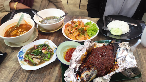 Mateema Ikan Bakar dan Seafood,kampung raja besut,terengganu (the best ikan bakar dapur arang in besut)