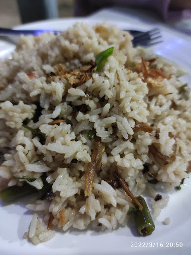 Kedai Makan Tuan Zurina (Kampung Nyiur)