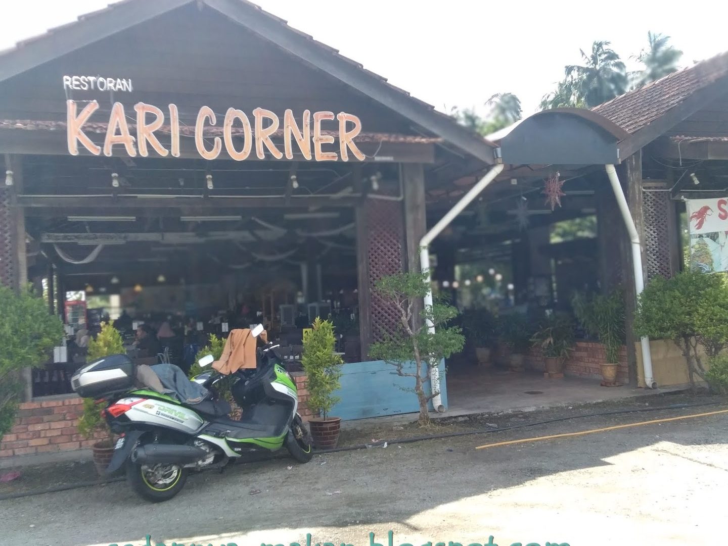 kari corner