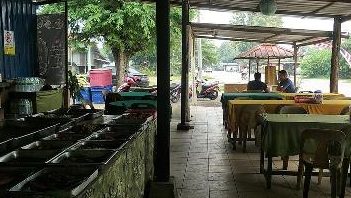 warung kesuma nasi campur ayam tempayan